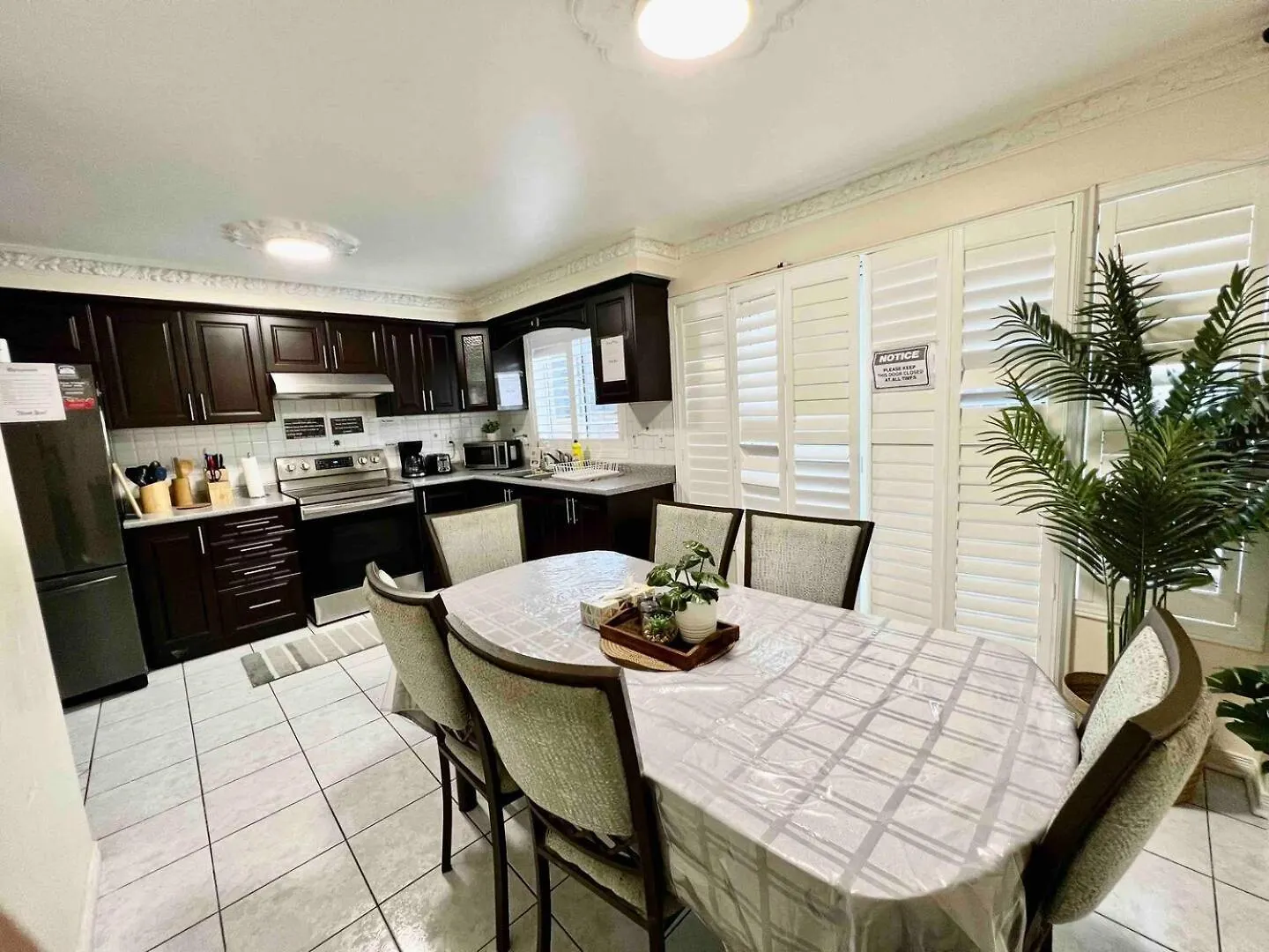 R2 Private Room Near Airport Mississauga Holiday home