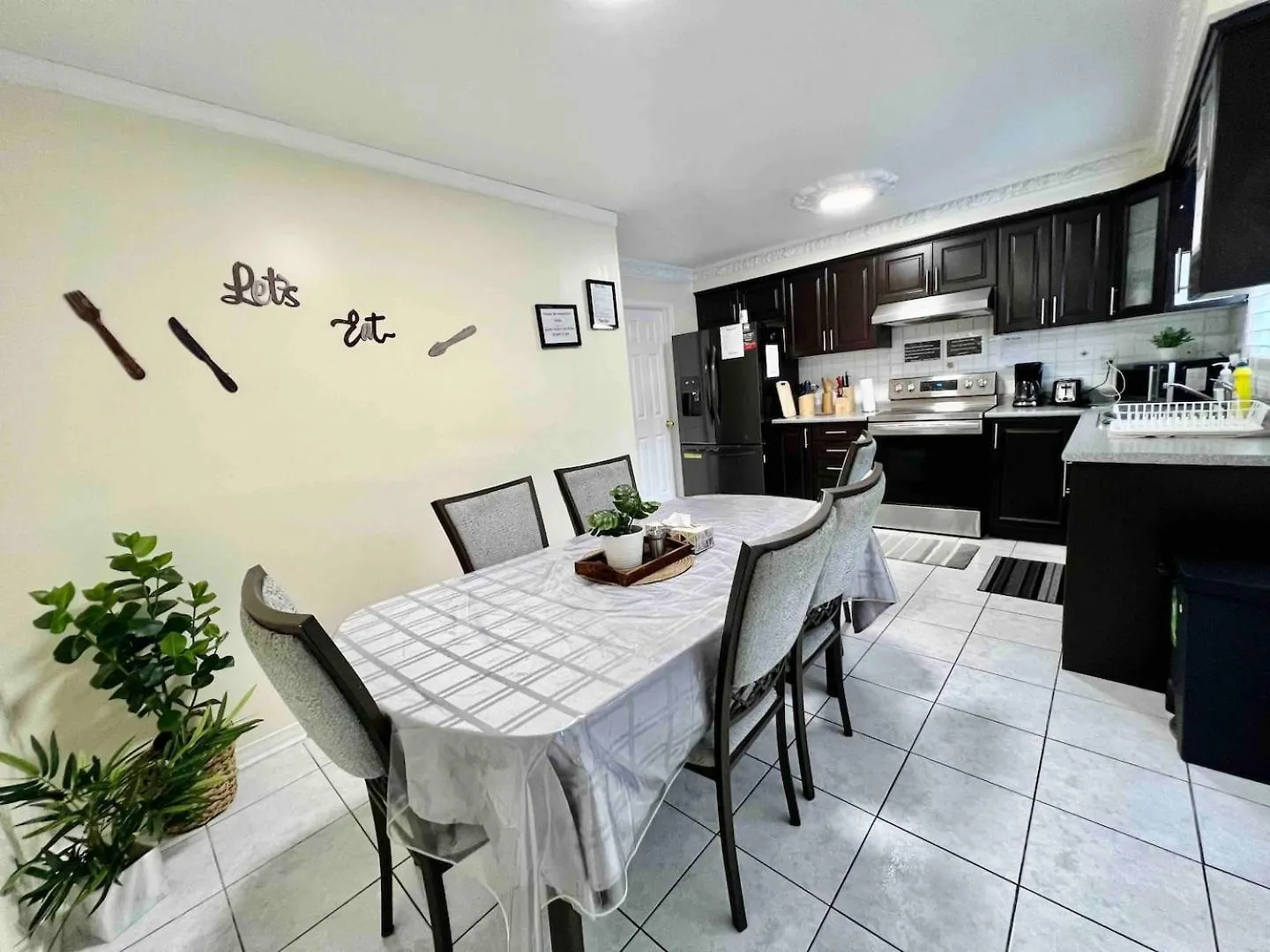 R2 Private Room Near Airport Mississauga 0*,